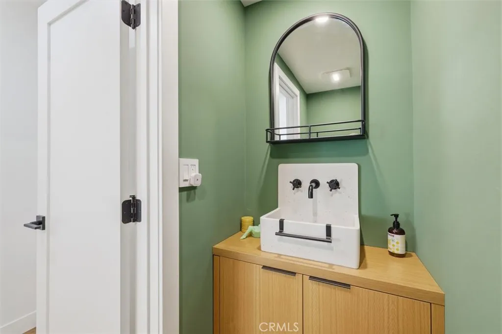 Additional image 42 of 11936 Gorham Ave, Los Angeles, CA 90049