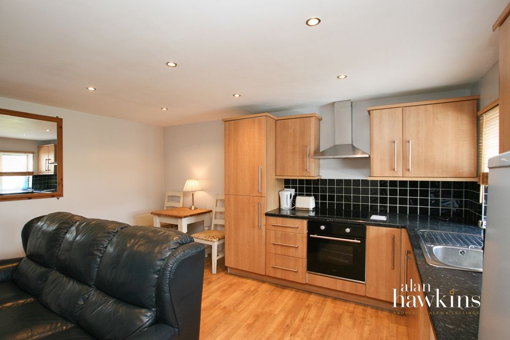 Additional image 3 of 1 bed detached bungalow to rentWhitehill Lane, Royal Wootton Bassett SN4