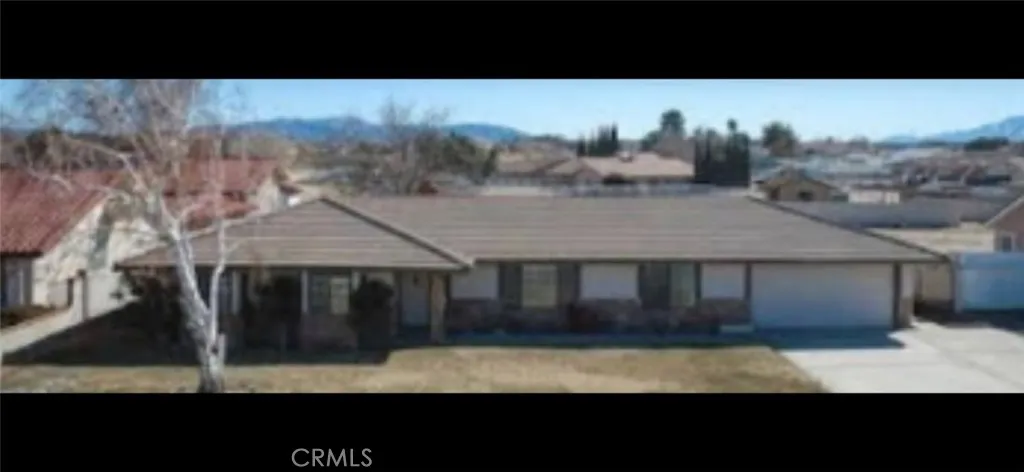12515 Indian River Dr, Apple Valley, CA 92308 photo 2
