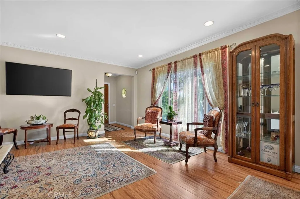 Additional image 3 of 820 S Kenneth, Burbank, CA 91501