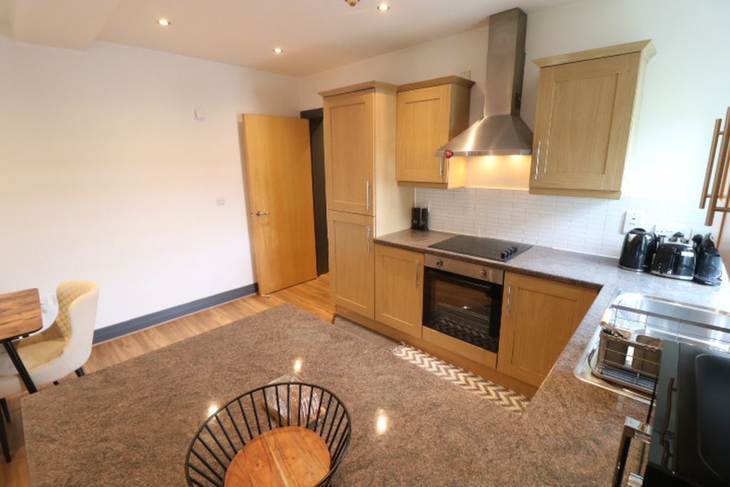2 bed flat to rentLeigh Terrace, Douglas IM1 photo 5