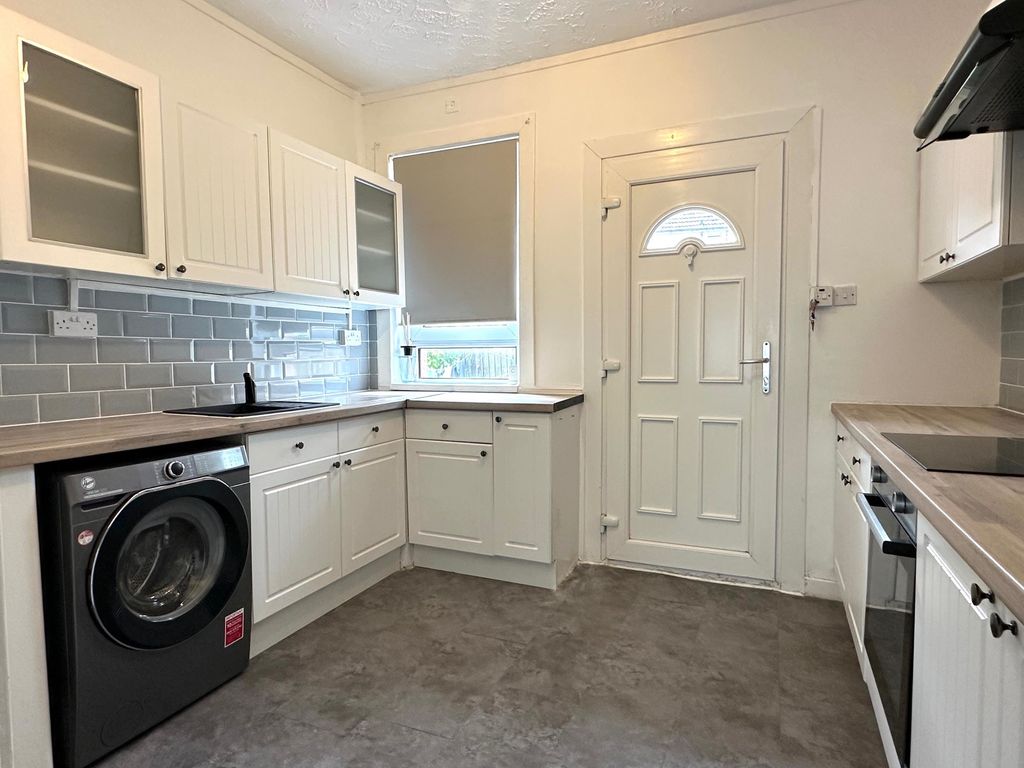 Additional image 2 of 2 bed flat to rentKing Street, Hamilton ML3