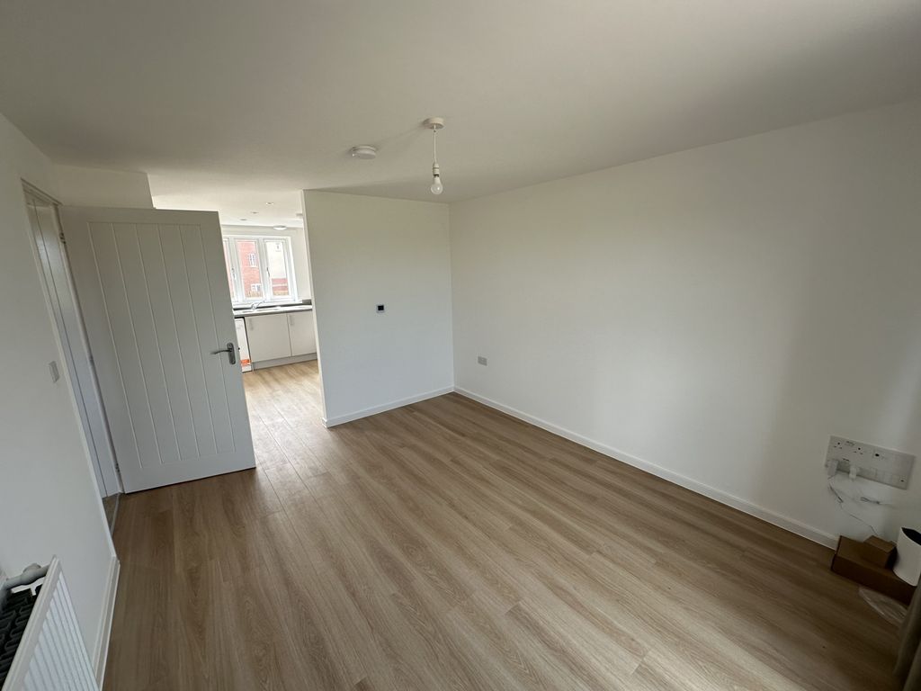 Additional image 8 of 3 bed town house to rentEpping Drive, Peterborough PE7