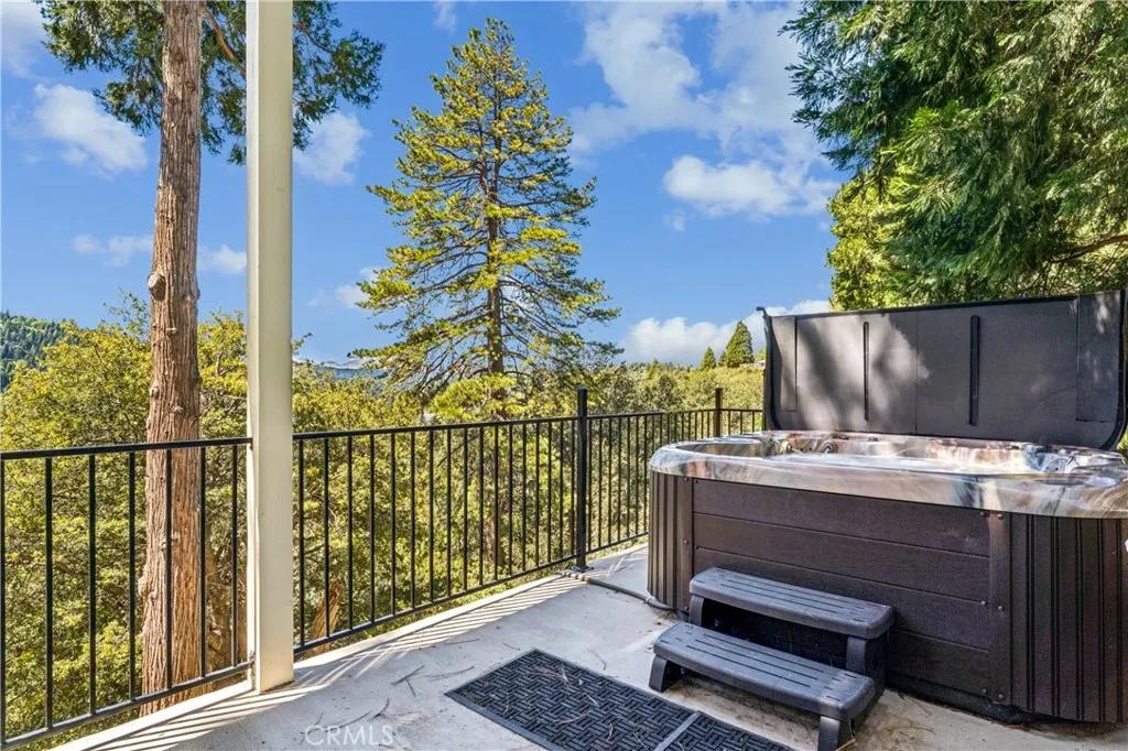 726 Arth Drive, Crestline, CA 92325 photo 5