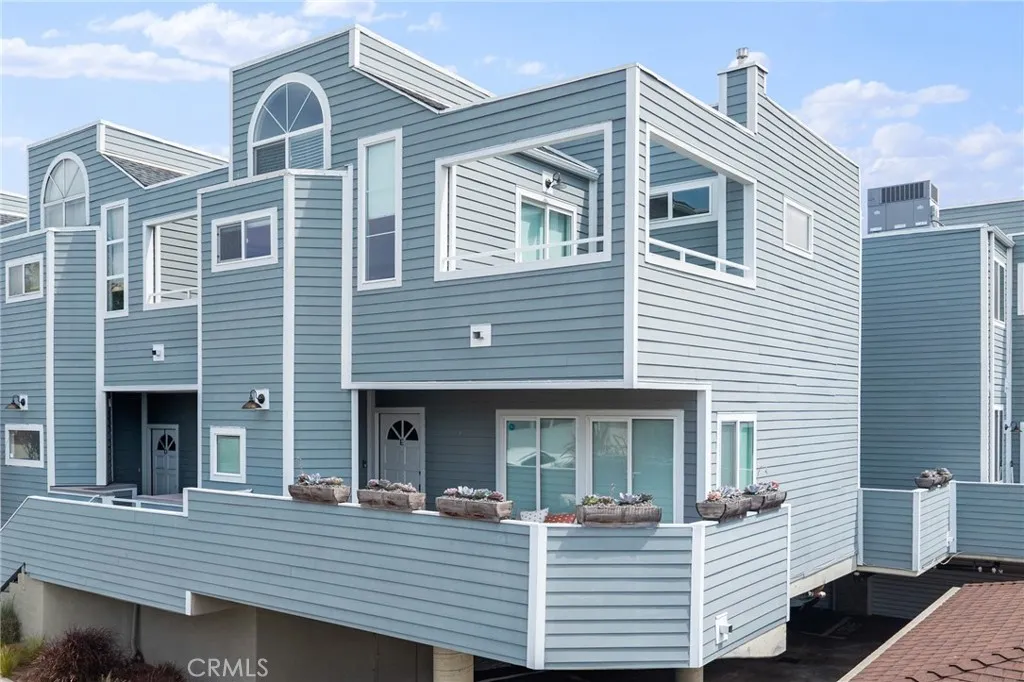 Additional image 77 of 1300 12th Street Unit E, Manhattan Beach, CA 90266