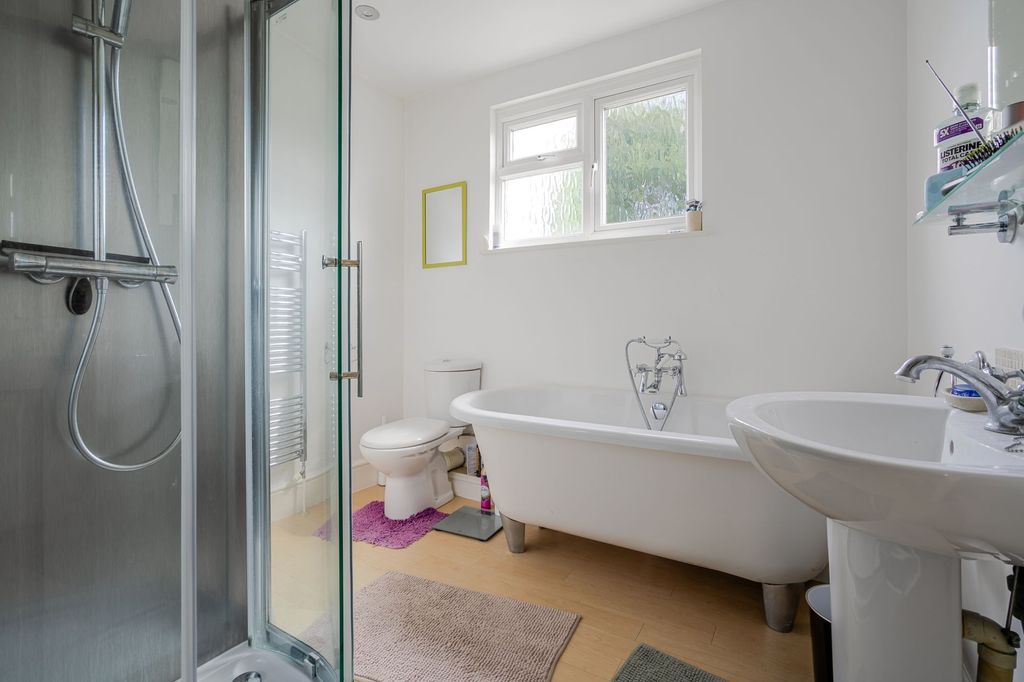 Additional image 8 of 4 bed property to rentBolton Road, Windsor SL4