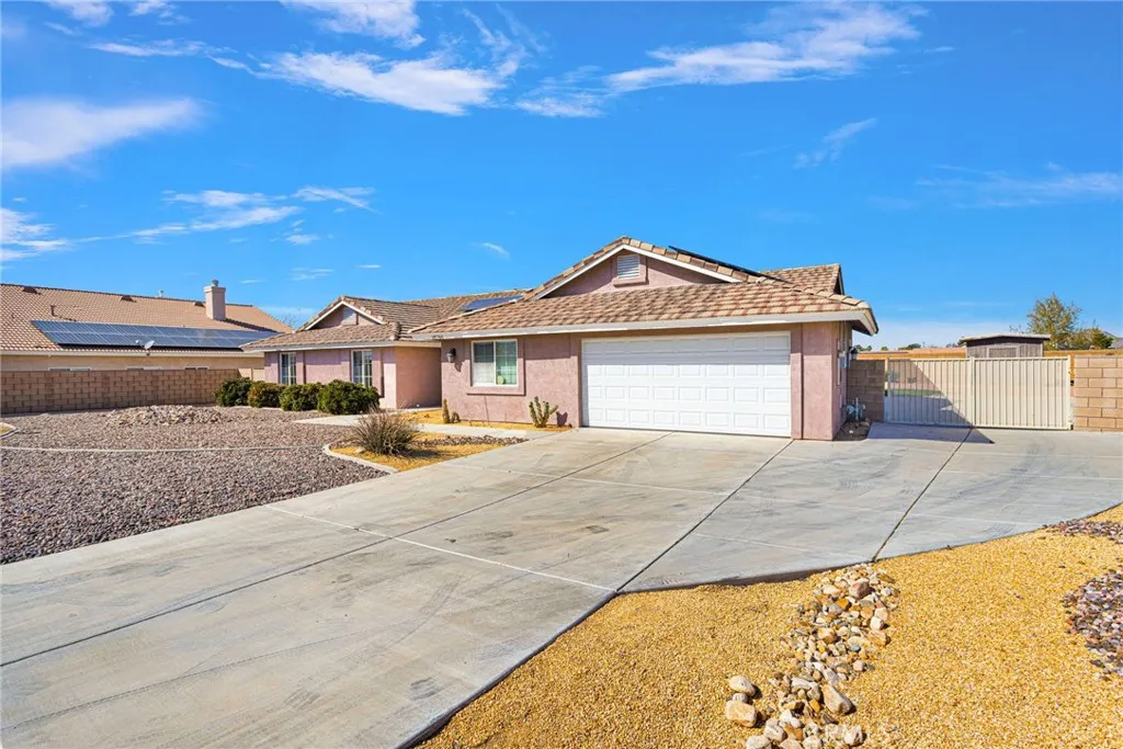 18766 Kitom Rd, Apple Valley, CA 92308 photo 5
