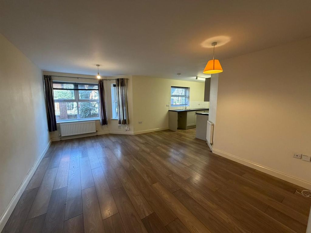Additional image 2 of 2 bed flat to rentHeneage Road, Grimsby DN32
