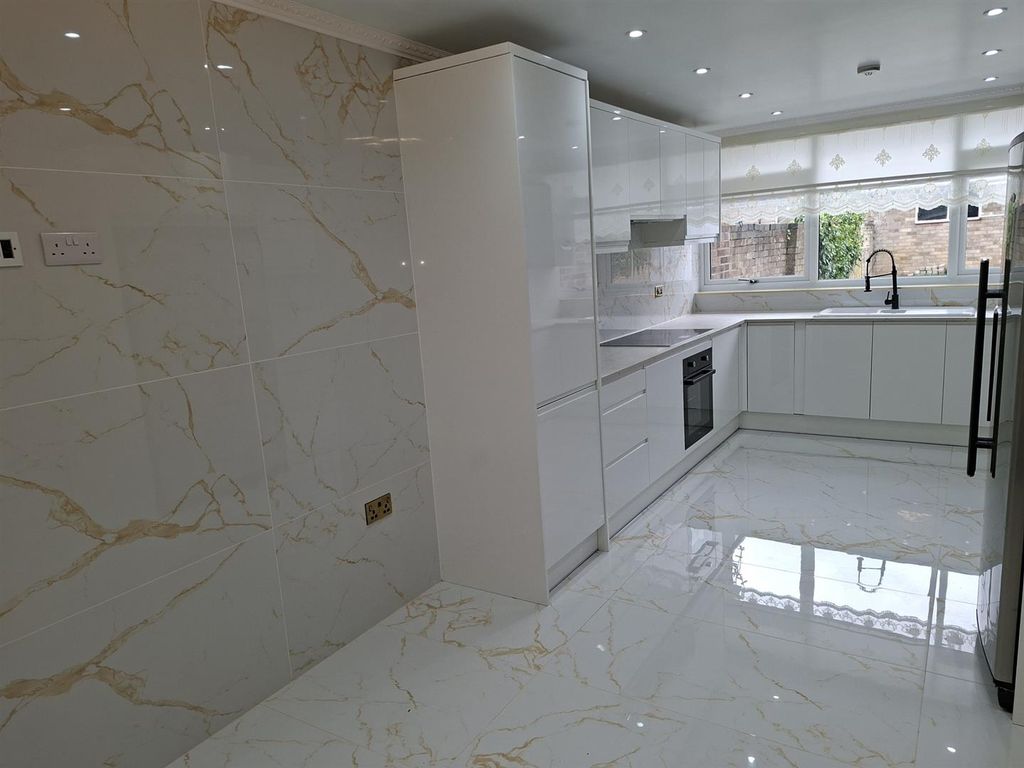 Additional image 10 of 5 bed terraced house to rentBramall Court, Peterborough PE3