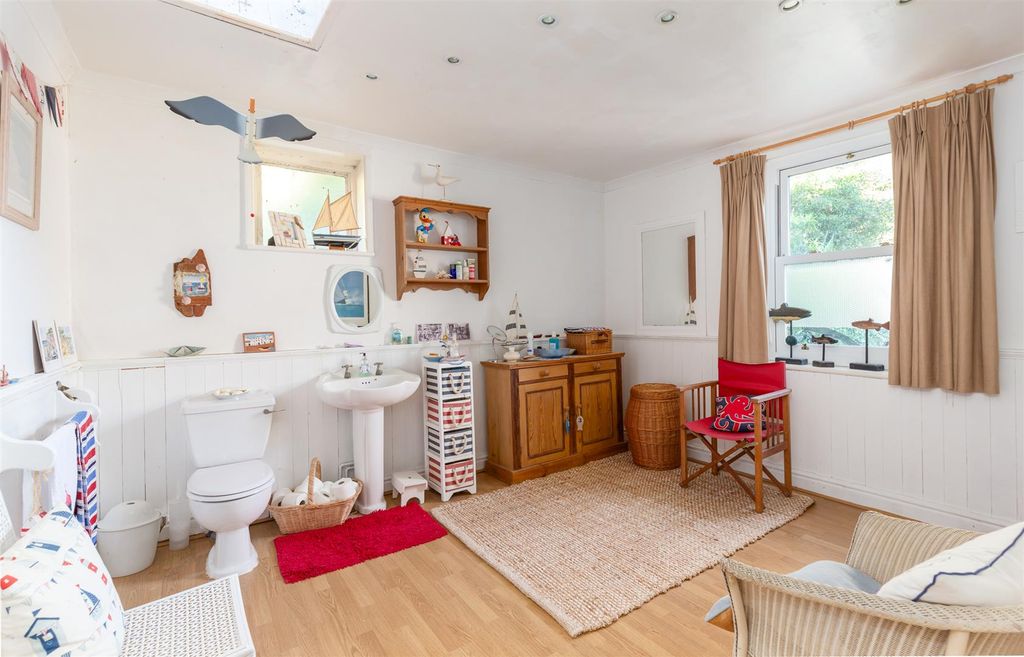 Additional image 16 of 5 bed property for saleBonchurch, Isle Of Wight PO38