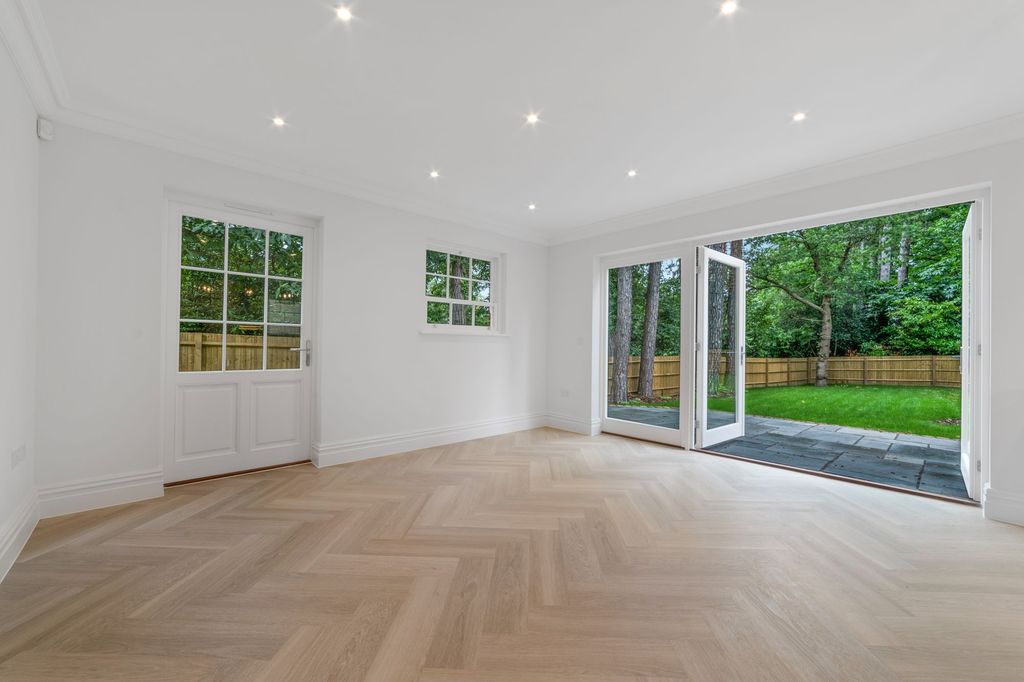 Additional image 3 of 4 bed terraced house to rentScholars Row, Sunningdale SL5
