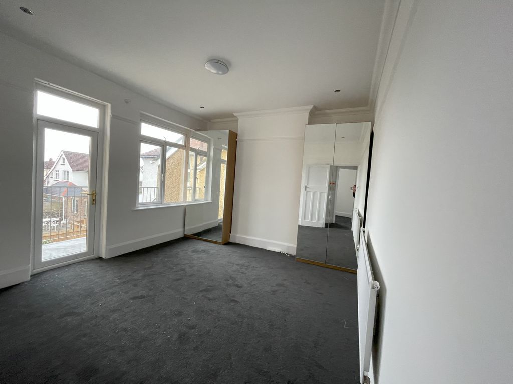 Additional image 4 of 3 bed maisonette to rentPark Avenue, Porthcawl CF36