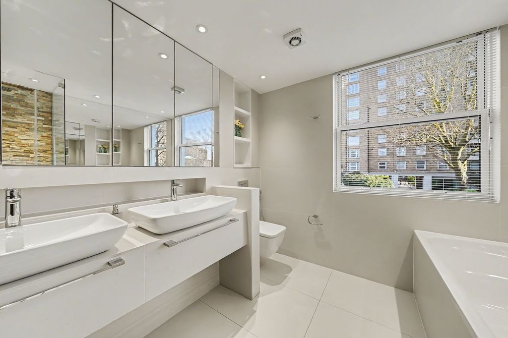 Additional image 10 of 4 bed terraced house to rentCourt Close, St John's Wood, London NW8