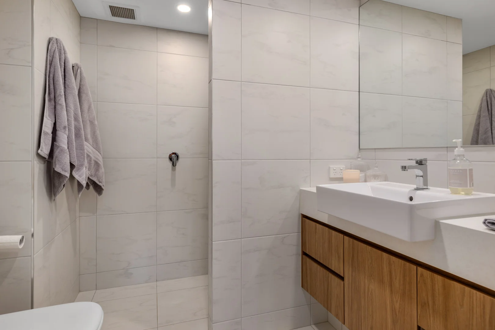 Additional image 16 of 8429 Magnolia Drive East, Hope Island QLD 4212