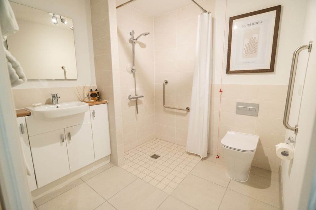 2 bed flat to rentDidsbury M20 photo 2