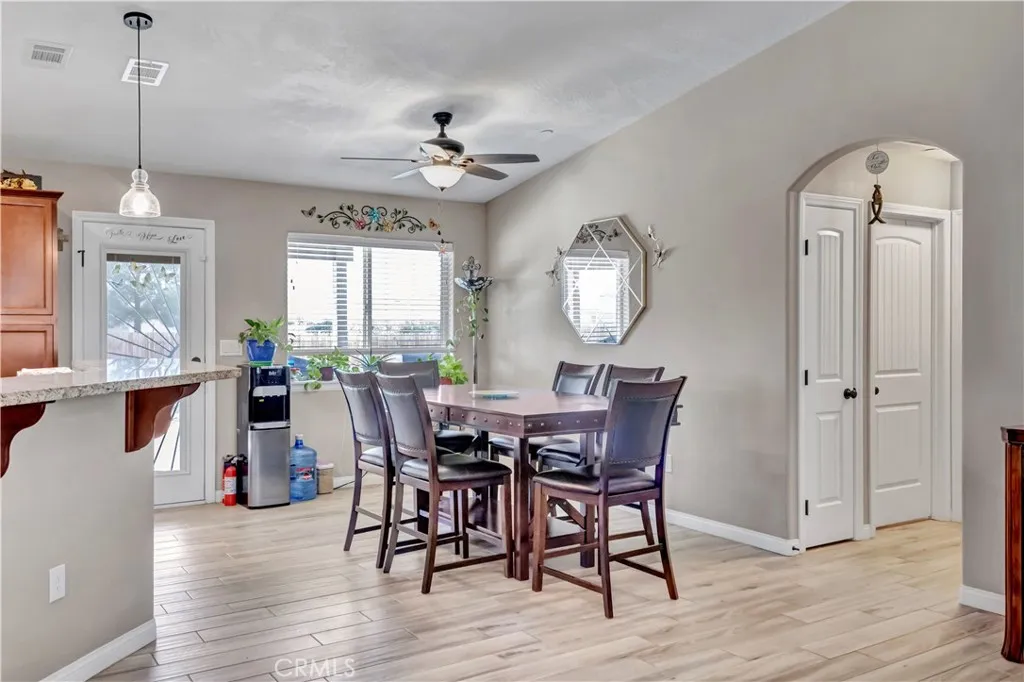 11988 Pecos Rd, Apple Valley, CA 92308 photo 4