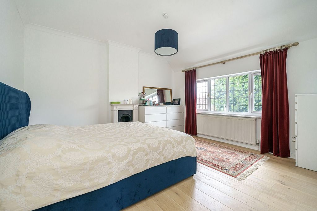 Additional image 17 of 3 bed semi-detached house to rentUpper Richmond Road West, Richmond TW10