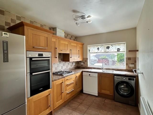Additional image 6 of 3 bed detached bungalow to rentTyisha Road, Llanelli SA15
