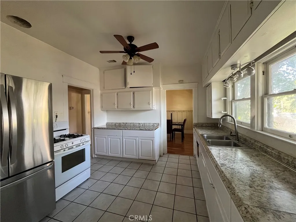Additional image 11 of 323 S Harvard St, Hemet, CA 92543