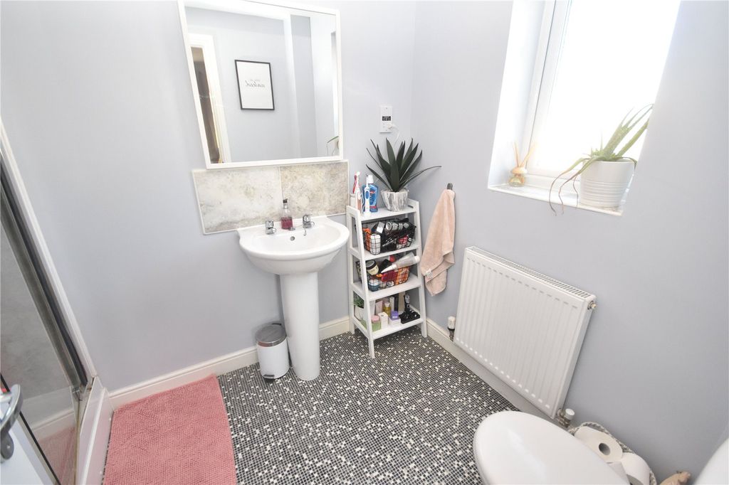 Additional image 6 of 4 bed semi-detached house to rentTundra Walk, Bridgwater, Somerset TA6