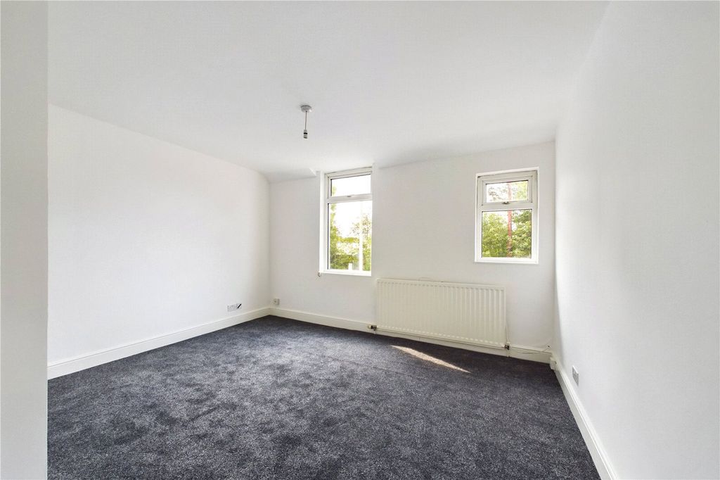 Additional image 10 of 2 bed terraced house to rentHambridge Road, Newbury, Berkshire RG14
