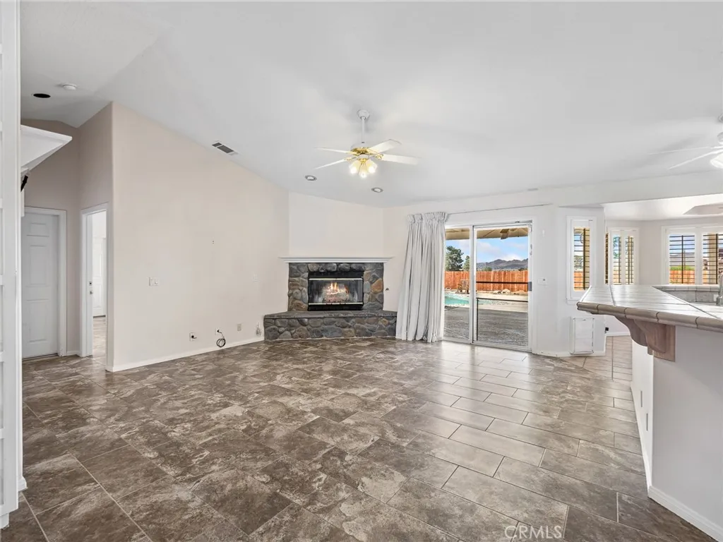Additional image 8 of 16992 Joshua Rd, Apple Valley, CA 92307