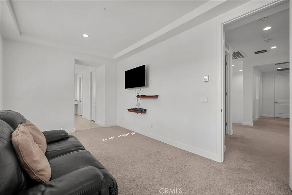 Additional image 8 of 8327 N Mariposa Court, Canoga Park, CA 91304