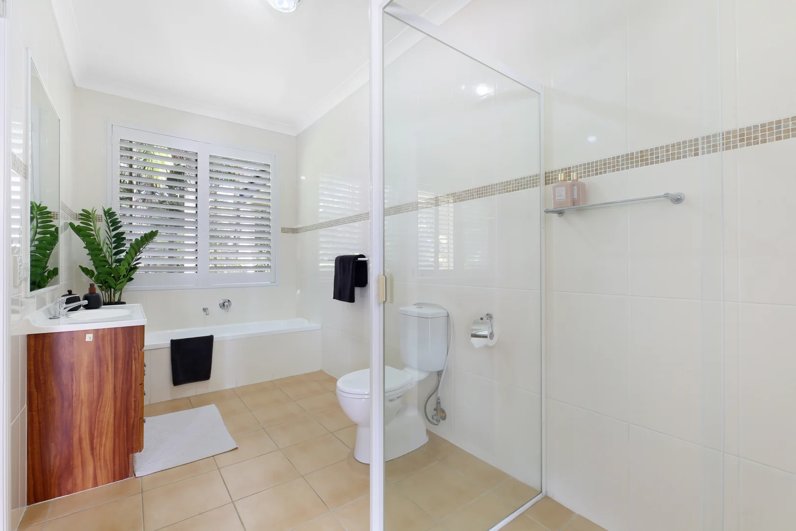 Additional image 18 of 60 Gladrose Crescent, Wongawallan QLD 4210