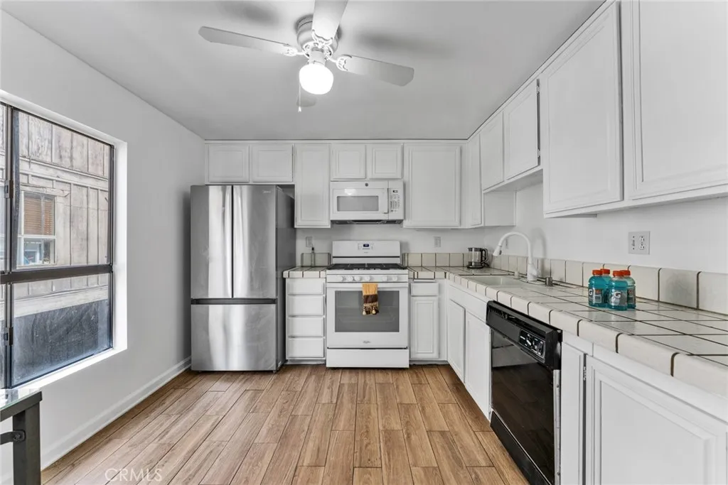 Additional image 39 of 332 N 5th street, Burbank, CA 91501