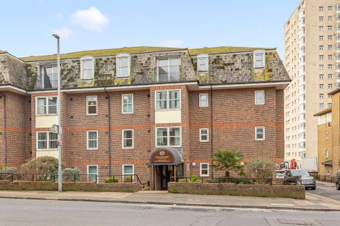College Court, 108-114 Eastern Road BN2