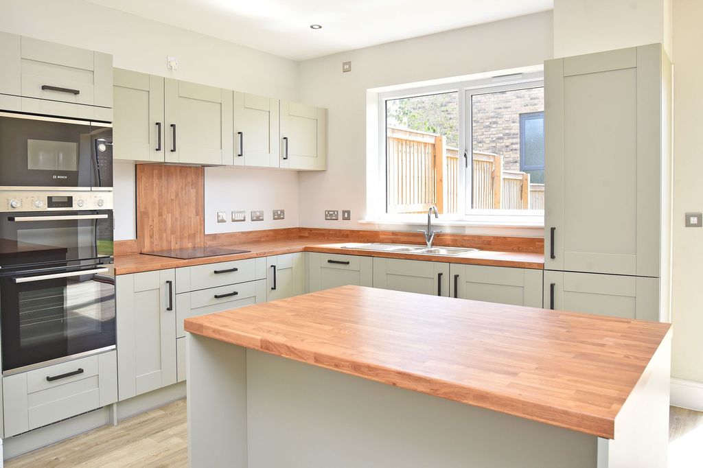 Additional image 5 of 4 bed detached house to rentLangsett Grove, Harrogate HG3