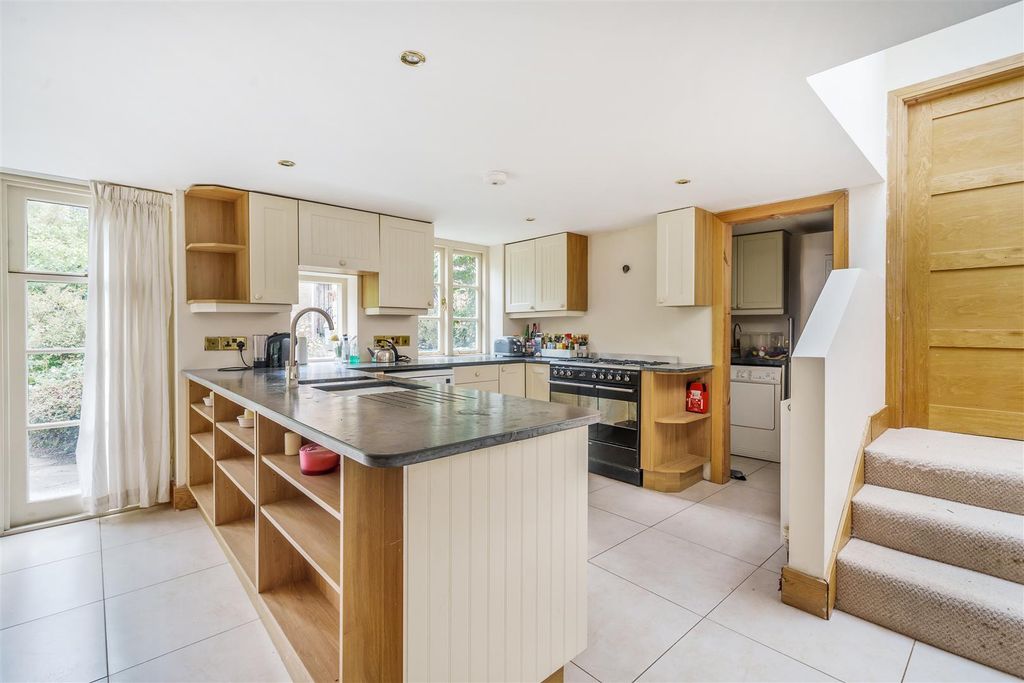 Additional image 4 of Detached house to rentMiddle Street, Crewkerne TA18