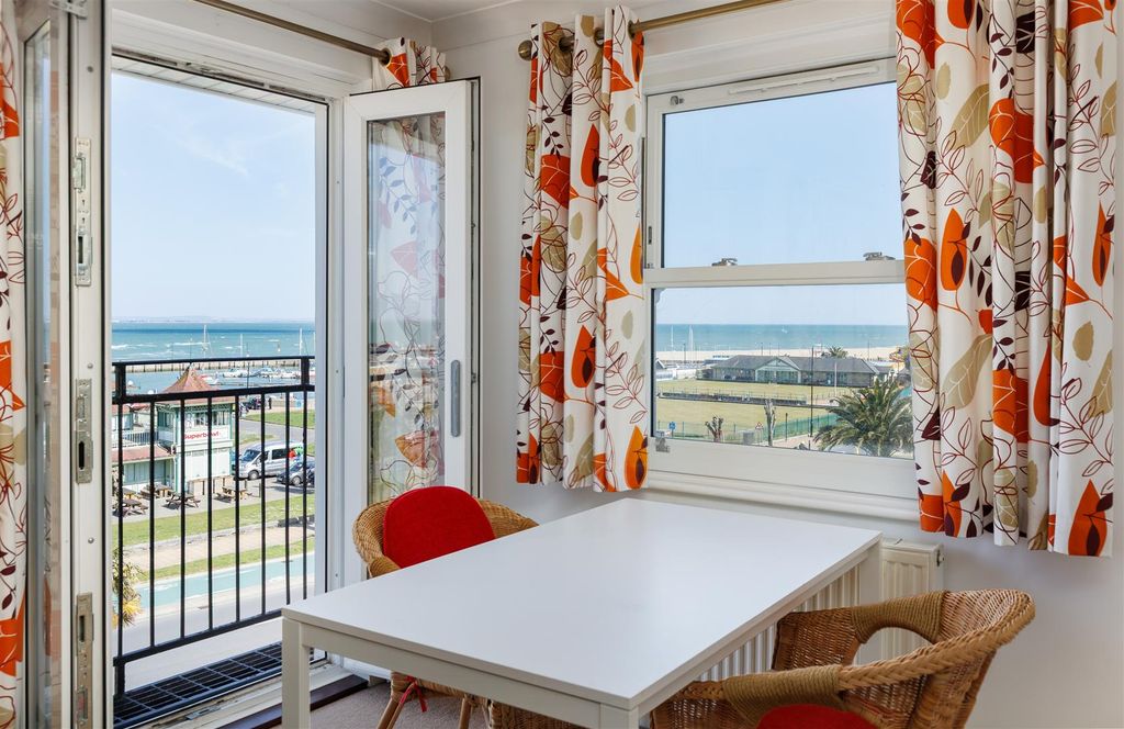 Additional image 8 of 2 bed flat to rentEsplanade, Ryde PO33