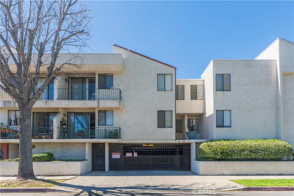 7211 Cozycroft Ave Unit 32, Winnetka, CA 91306