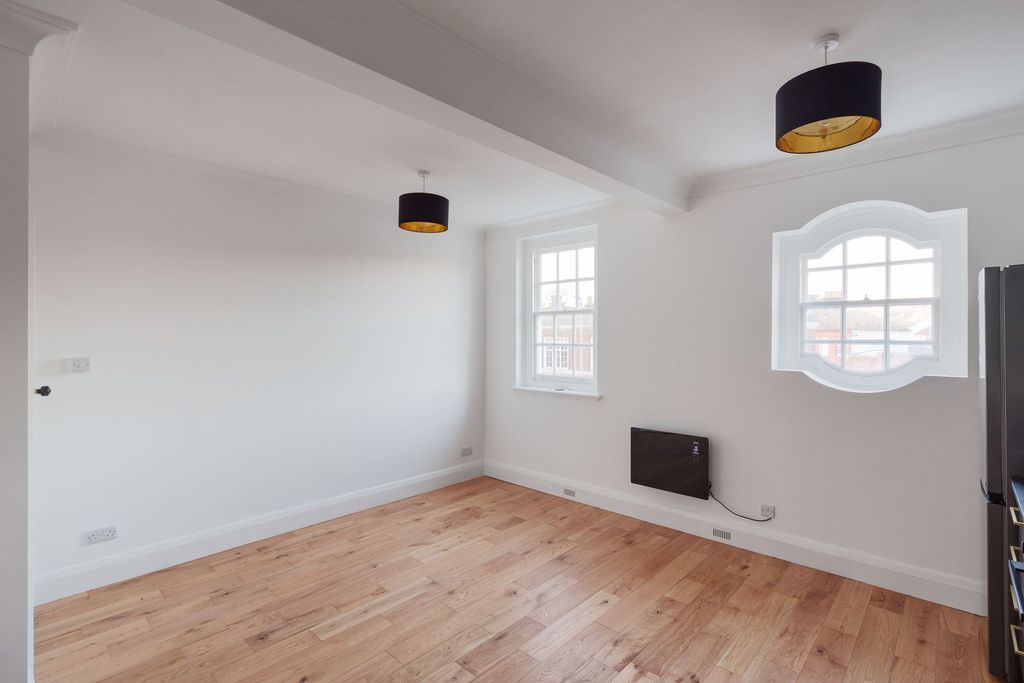 3 bed flat to rentPreston Circus, Brighton BN1 photo 4