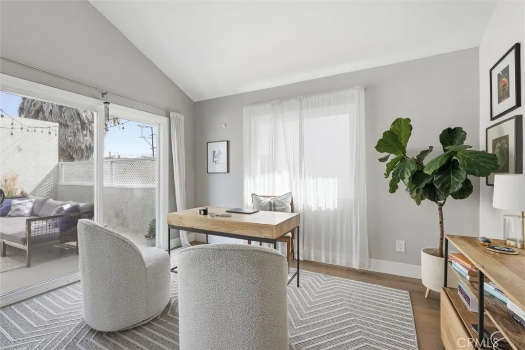 Additional image 113 of 2220 Clark Ln #B, Redondo Beach, CA 90278