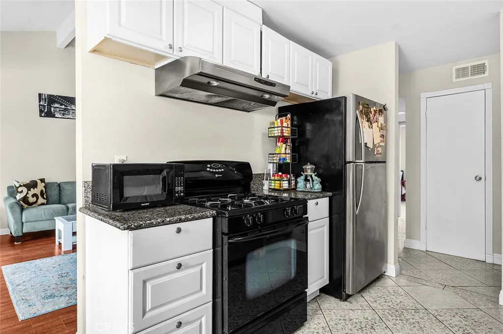 Additional image 8 of 700 W La Veta Ave, Orange, CA 92868
