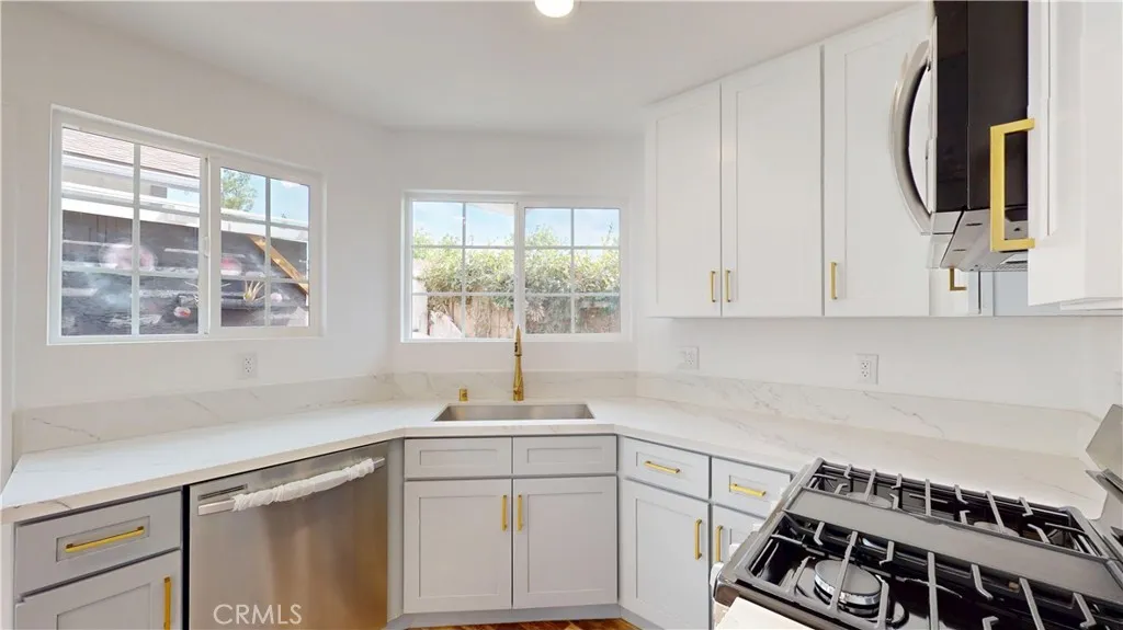 Additional image 14 of 13960 Almetz St, Sylmar, CA 91342