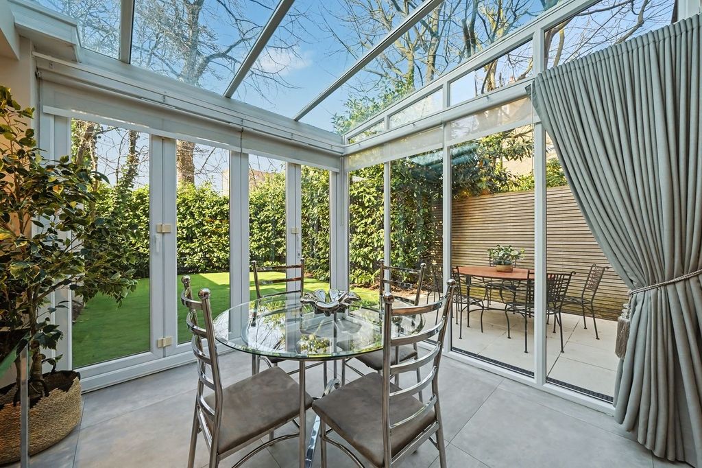 Additional image 4 of 4 bed terraced house to rentCourt Close, St John's Wood, London NW8