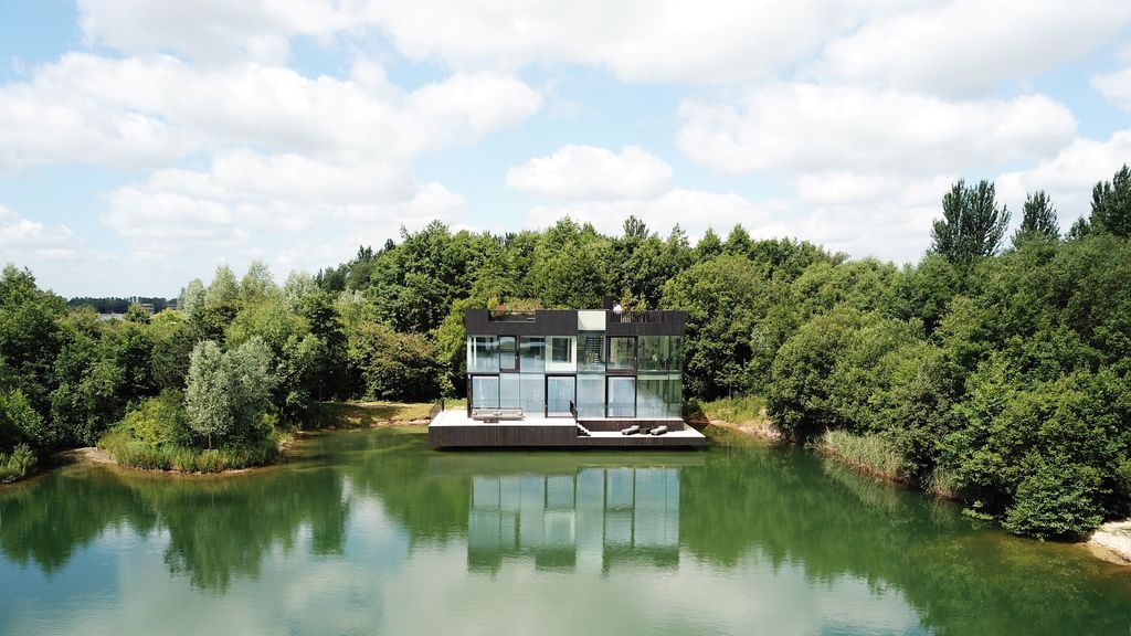 Additional image 27 of 4 bed villa to rentThe Glasshouse, 2 Huntsmans Causeway, Coln Waters, Lechlade, Gloucestershire GL7