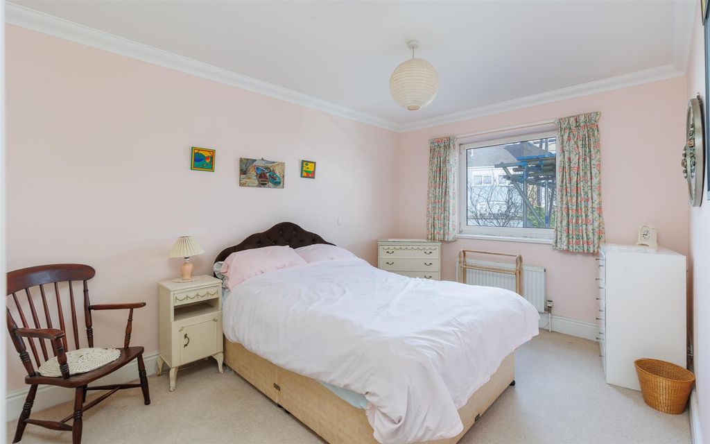 Additional image 20 of 3 bed flat for saleAdmiral Gardens, Cowes PO31