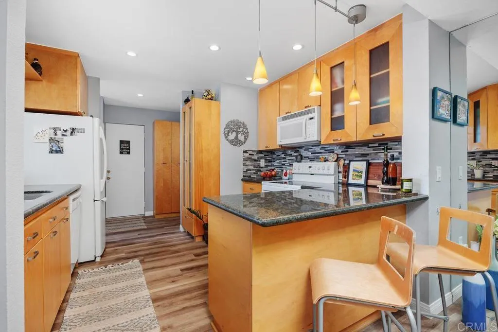 Additional image 32 of 1081 Woodlake Dr, Cardiff By The Sea, CA 92007