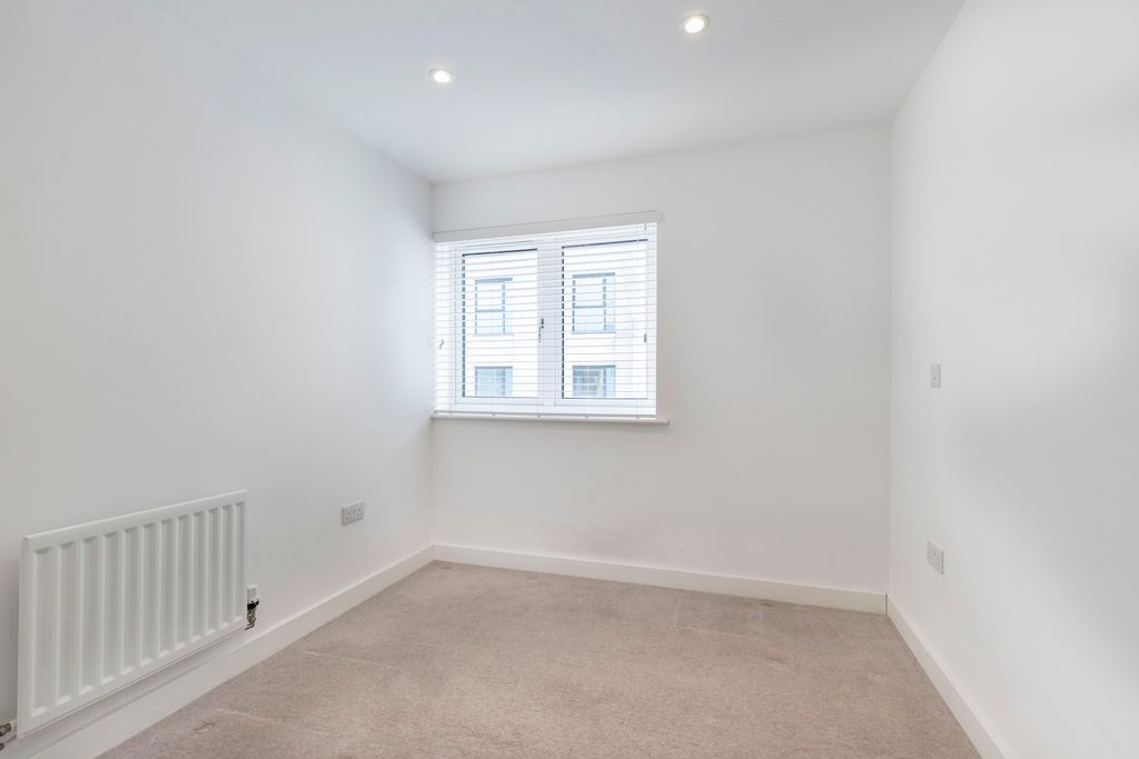 Additional image 7 of 2 bed flat to rentFishers Lane, Cheltenham GL52