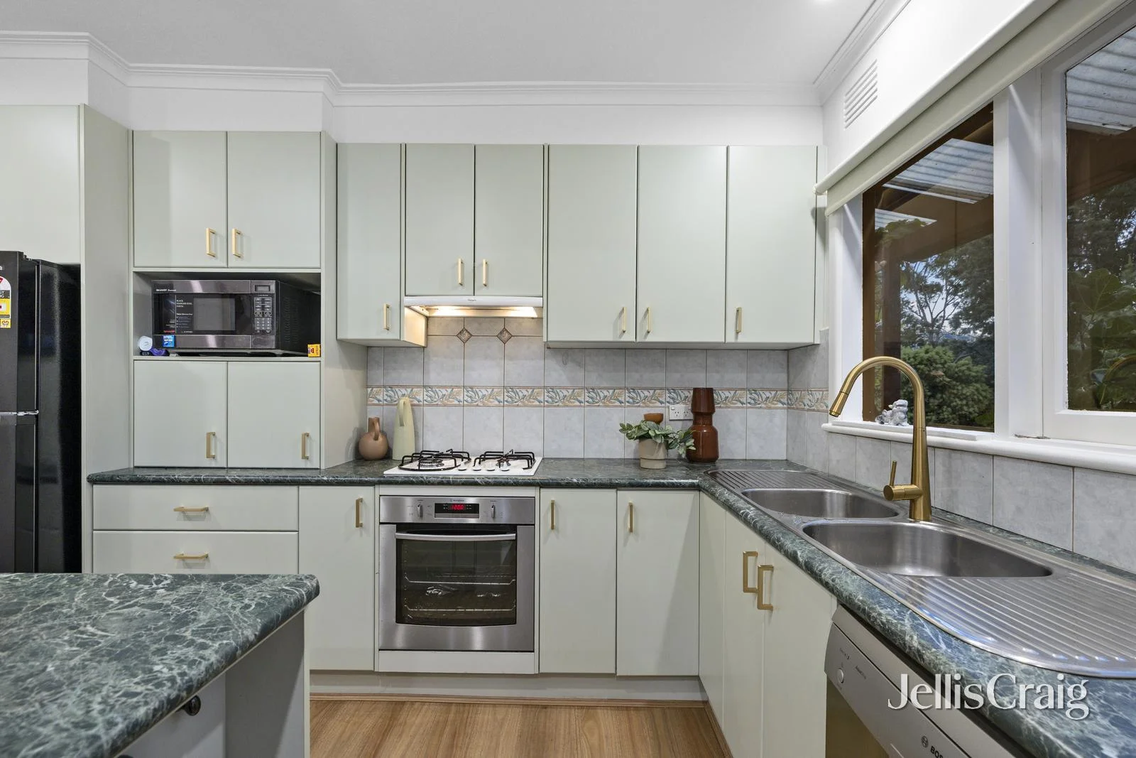 Additional image 2 of 98 Loughnan Road, Ringwood North VIC 3134