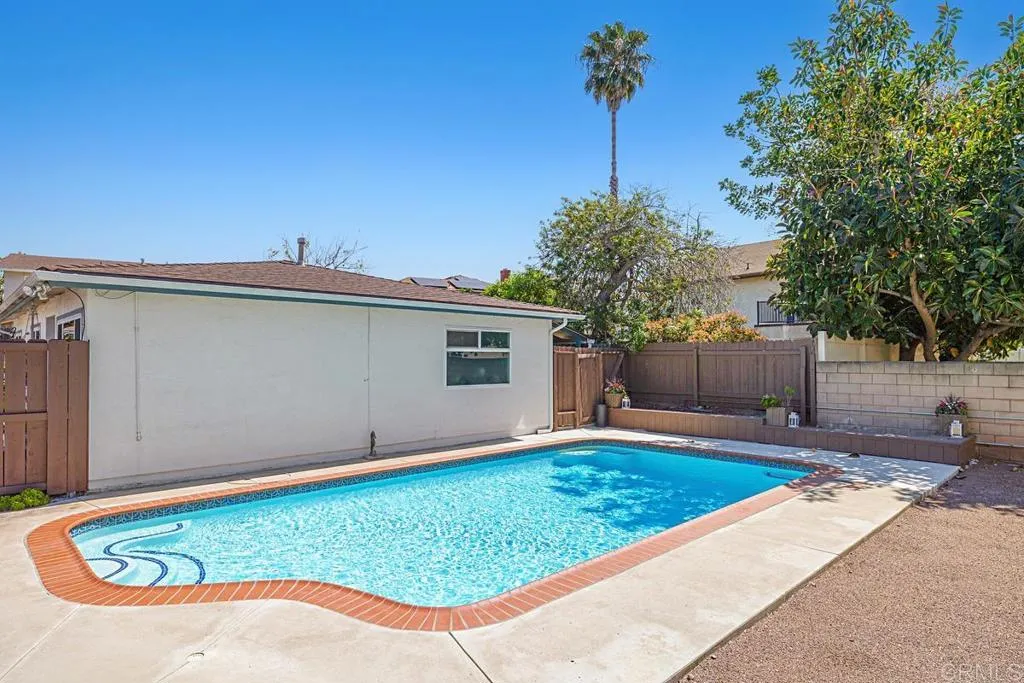 Additional image 32 of 5676 Chateau Dr, San Diego, CA 92117