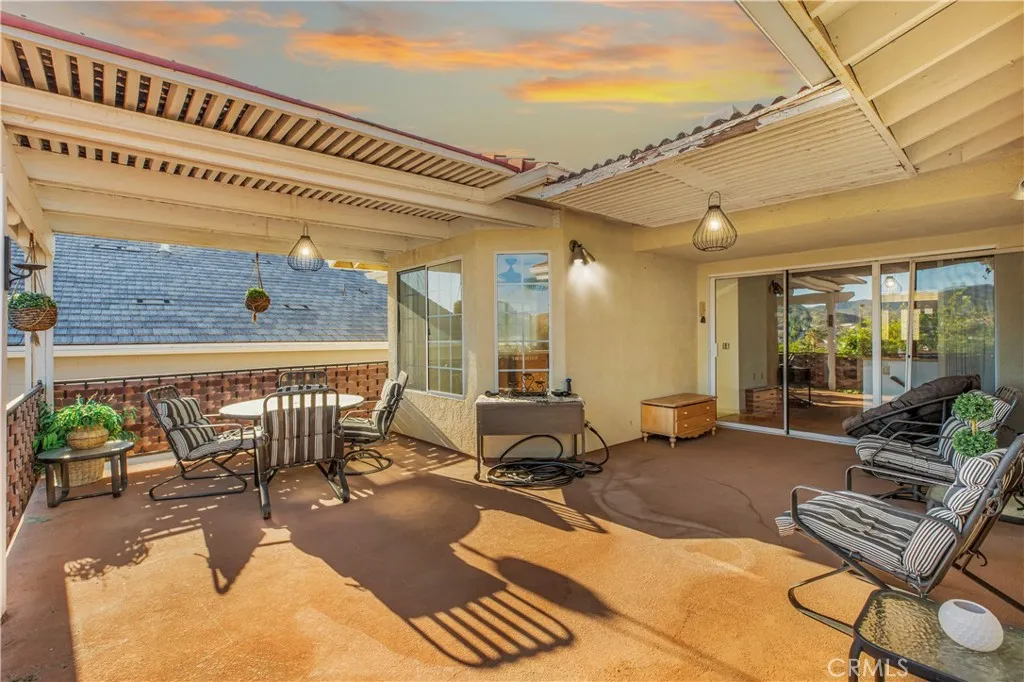 22811 Cove View St, Canyon Lake, CA 92587