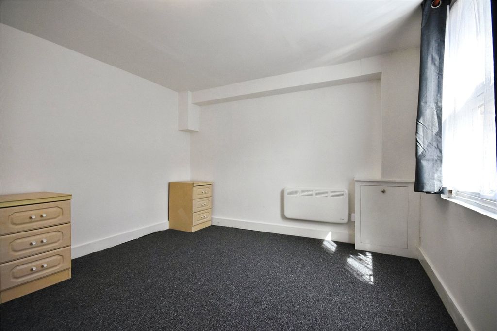 Additional image 6 of 1 bed flat to rentBedford Road, Reading RG1