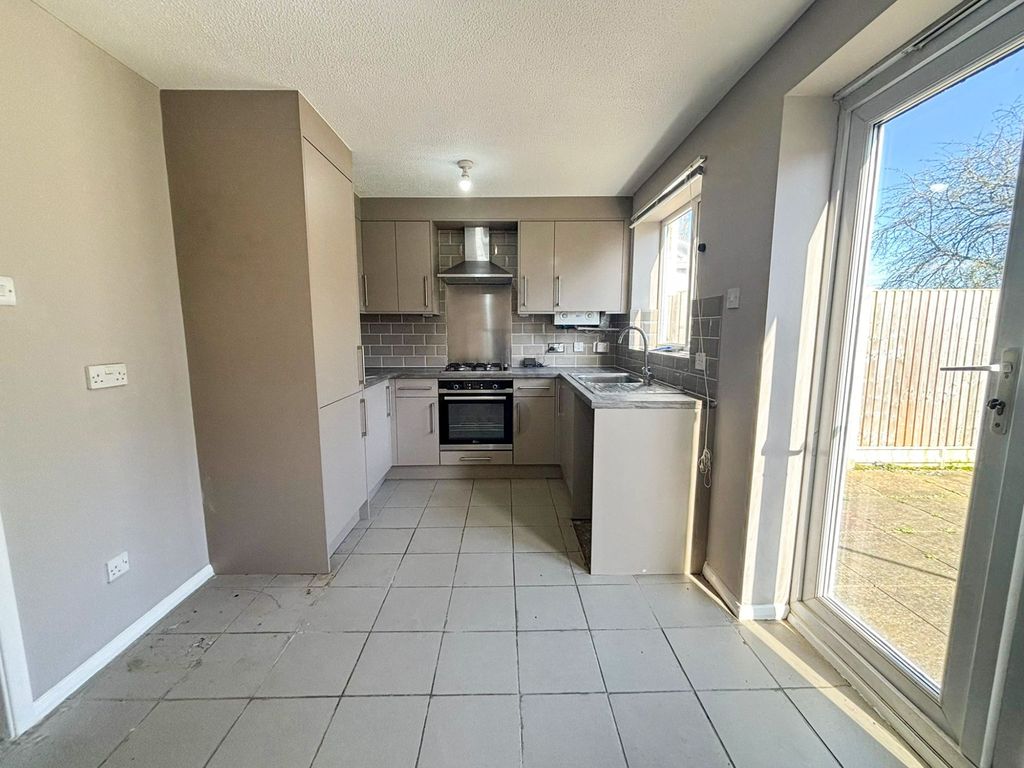 Additional image 2 of 3 bed semi-detached house to rentBoynton Road, Leicester LE3