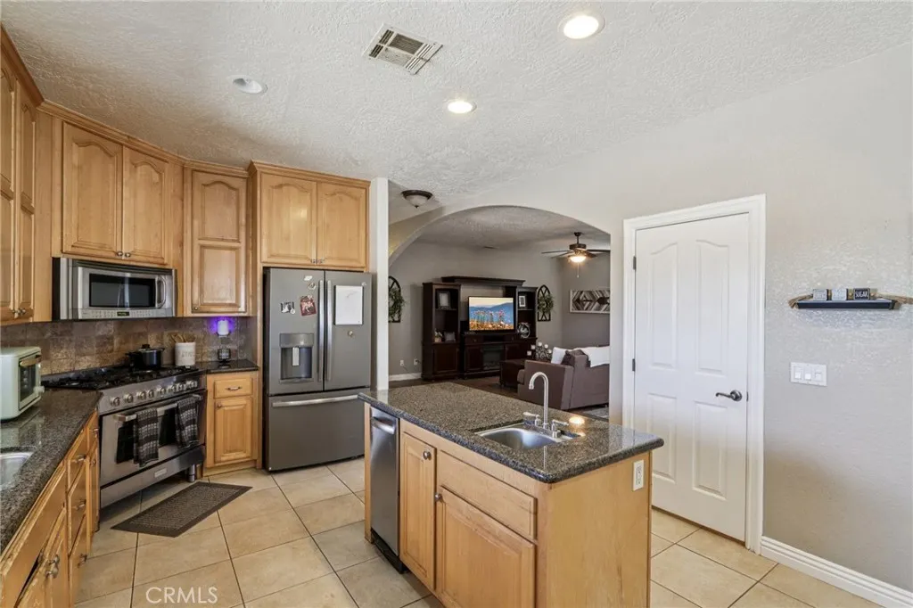 Additional image 53 of 8294 Aster Road, Oak Hills, CA 92344