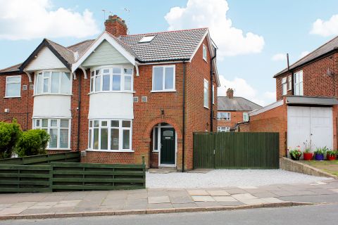 Ashdown Avenue, Western Park LE3